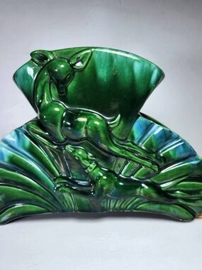 Royal Haegar 10.5”X 7.5” Lamp Leaping Deer Doe Fawn Planter Green